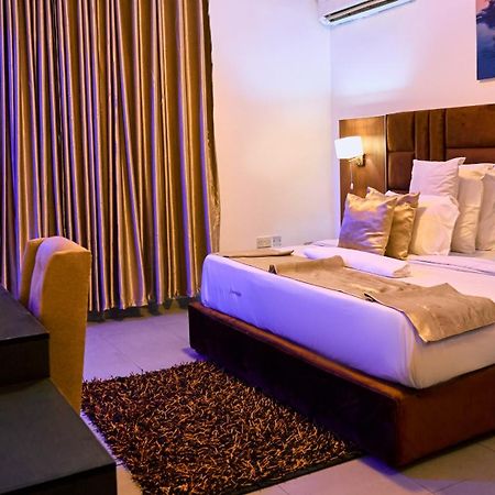 איקג'ה Crownedge Hotels מראה חיצוני תמונה