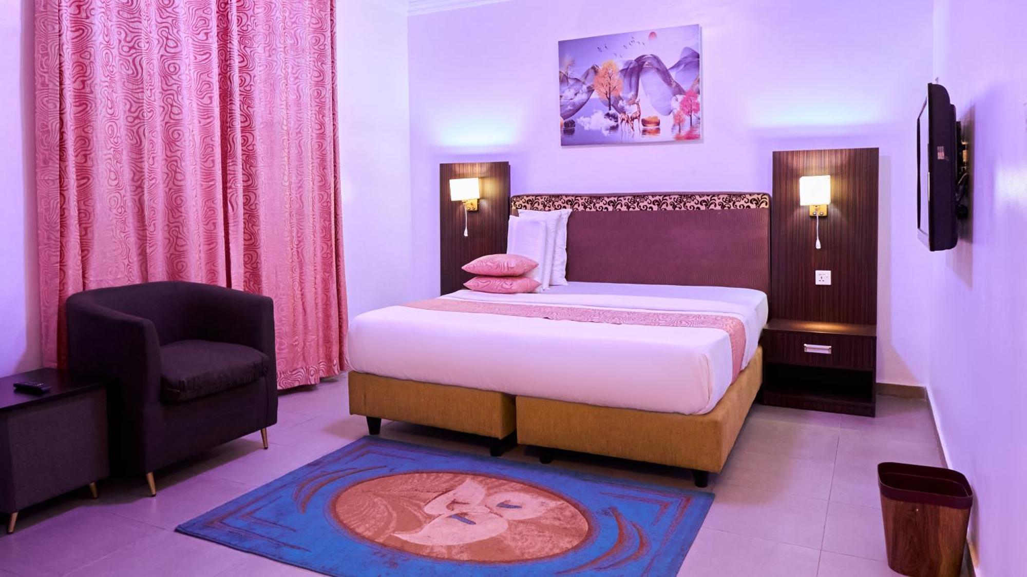 איקג'ה Crownedge Hotels מראה חיצוני תמונה