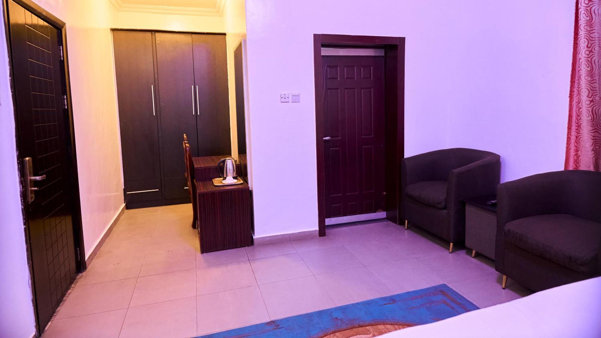 איקג'ה Crownedge Hotels מראה חיצוני תמונה