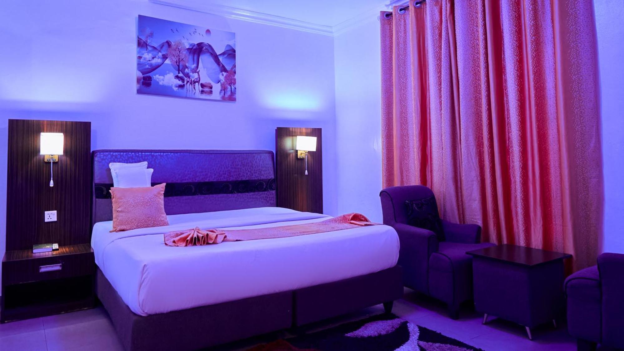 איקג'ה Crownedge Hotels מראה חיצוני תמונה