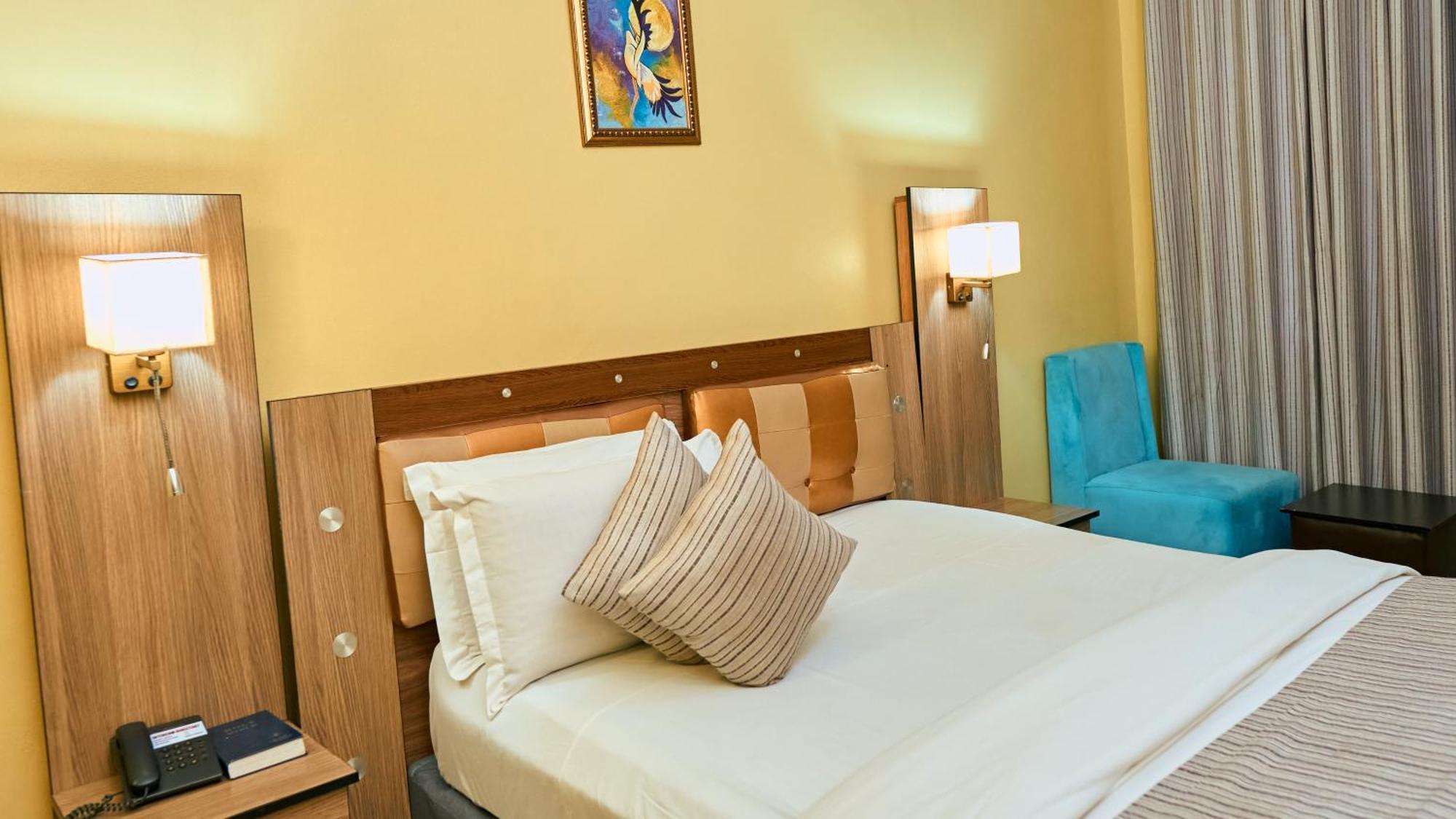איקג'ה Crownedge Hotels מראה חיצוני תמונה