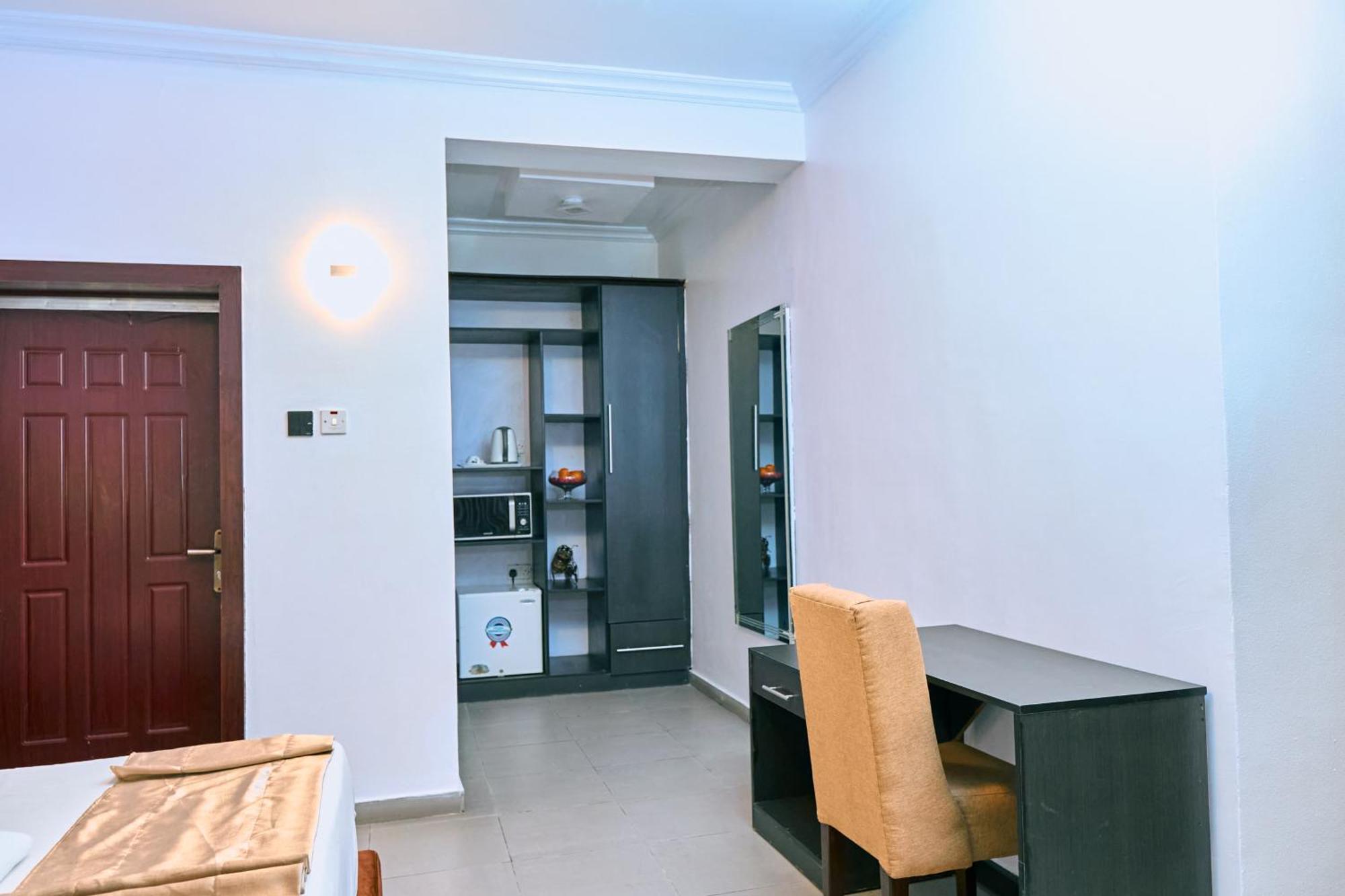 איקג'ה Crownedge Hotels מראה חיצוני תמונה