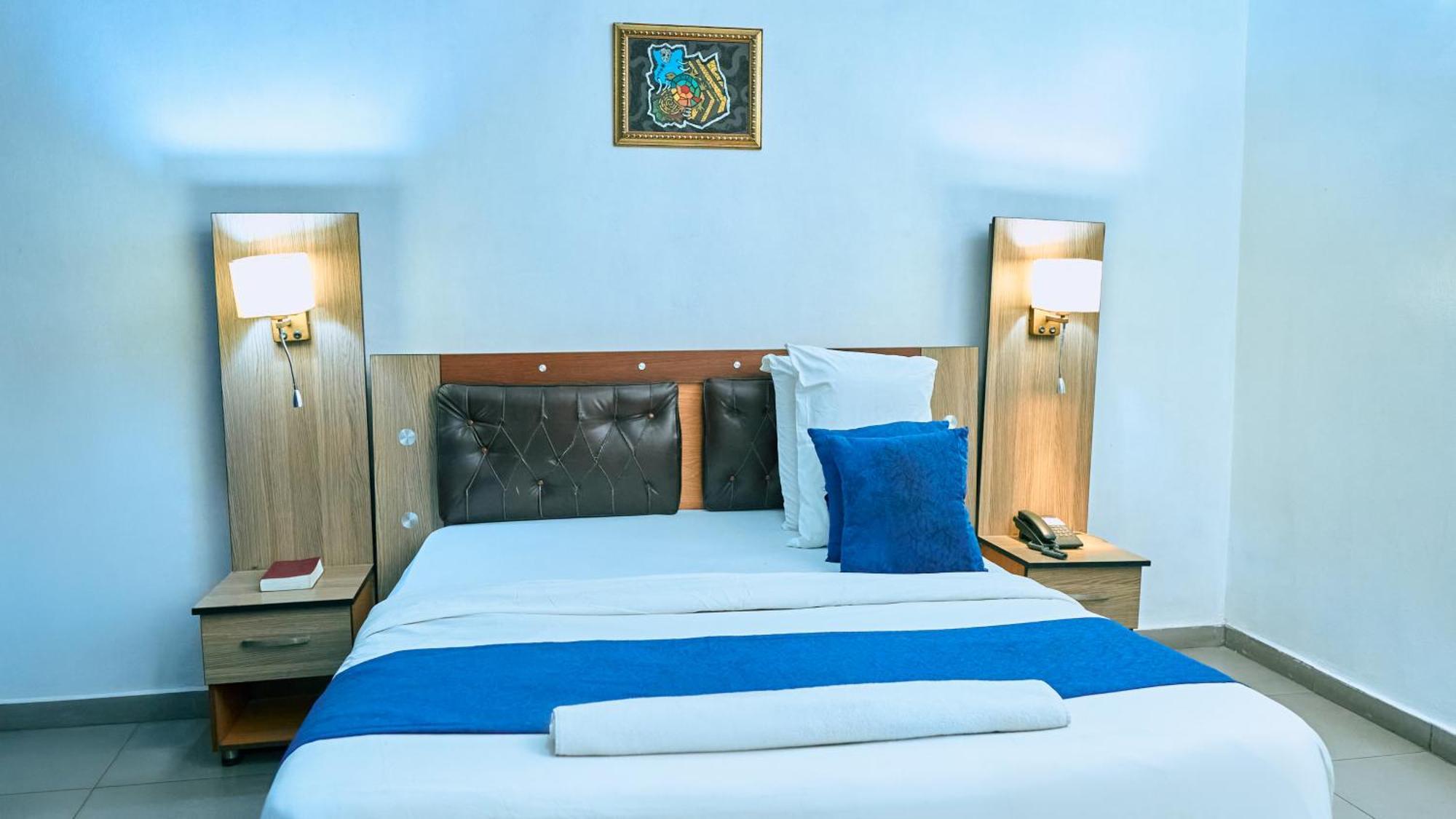 איקג'ה Crownedge Hotels מראה חיצוני תמונה