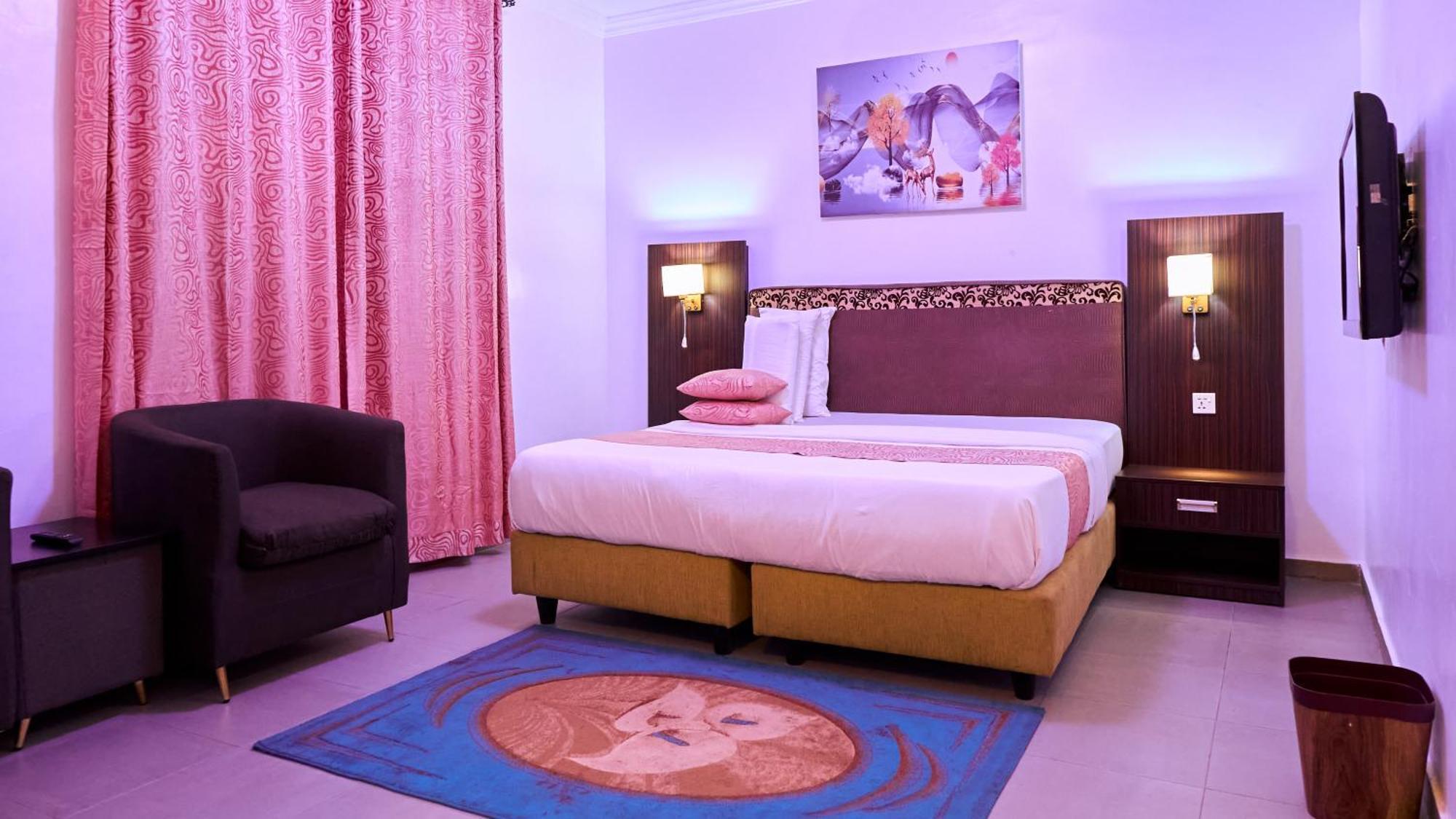 איקג'ה Crownedge Hotels מראה חיצוני תמונה