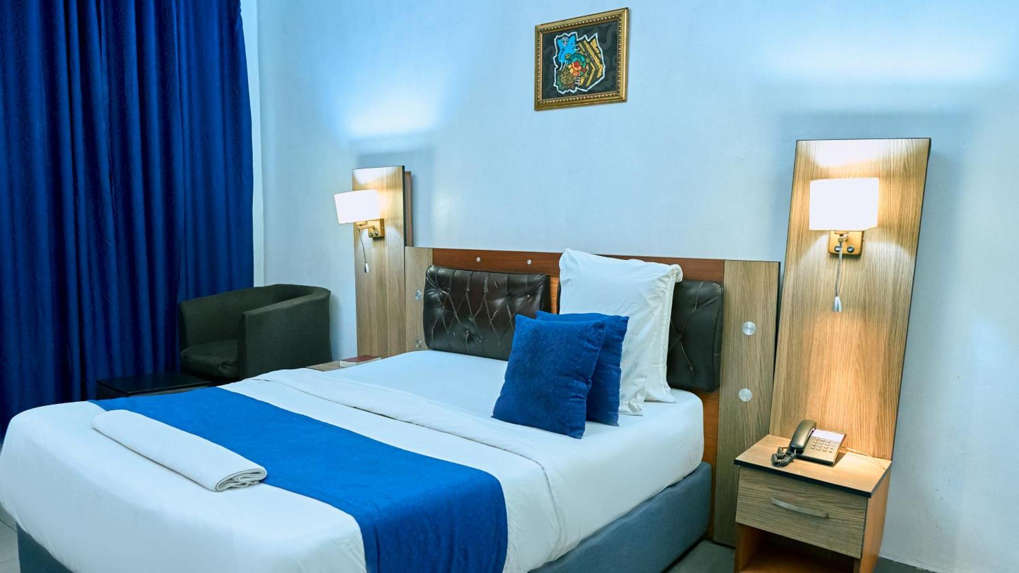 איקג'ה Crownedge Hotels מראה חיצוני תמונה