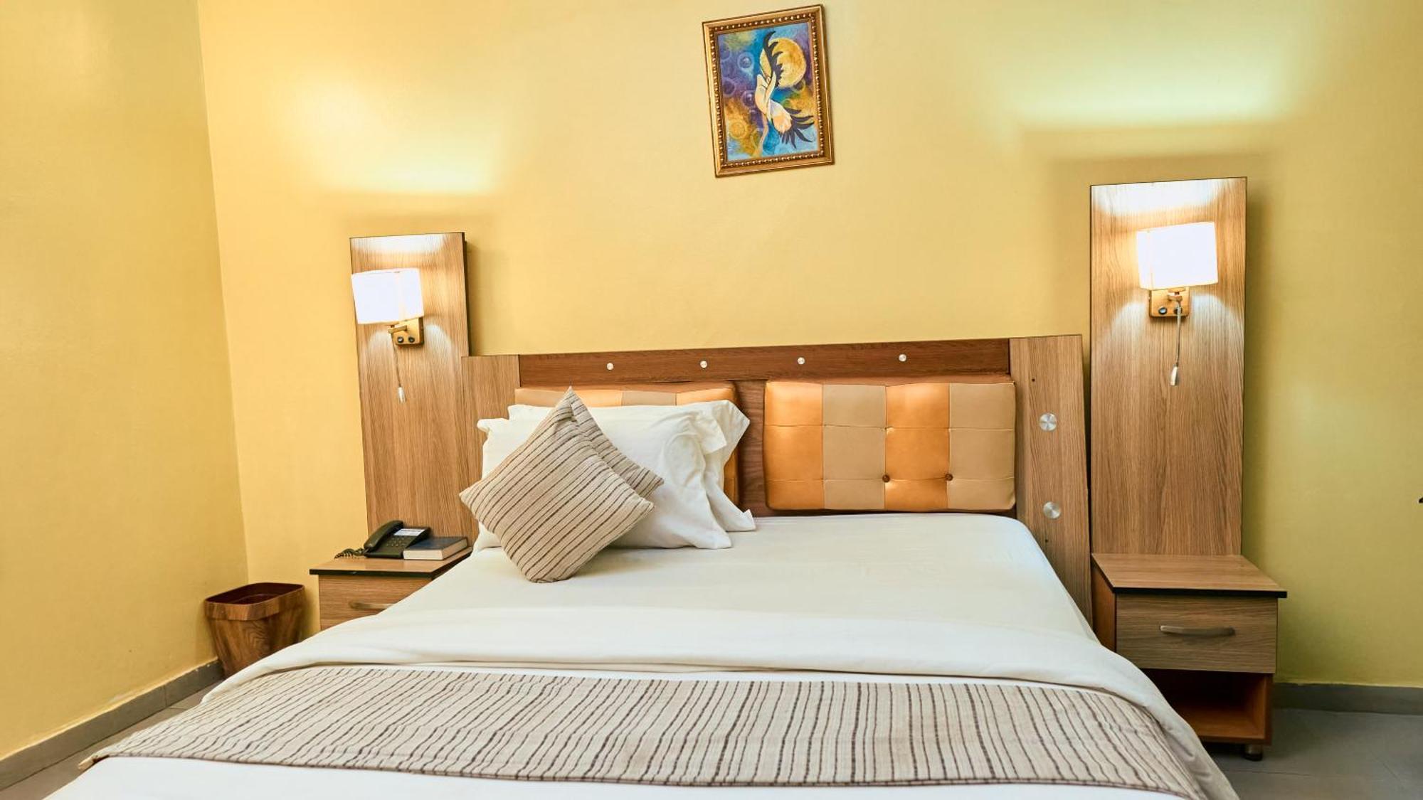 איקג'ה Crownedge Hotels מראה חיצוני תמונה
