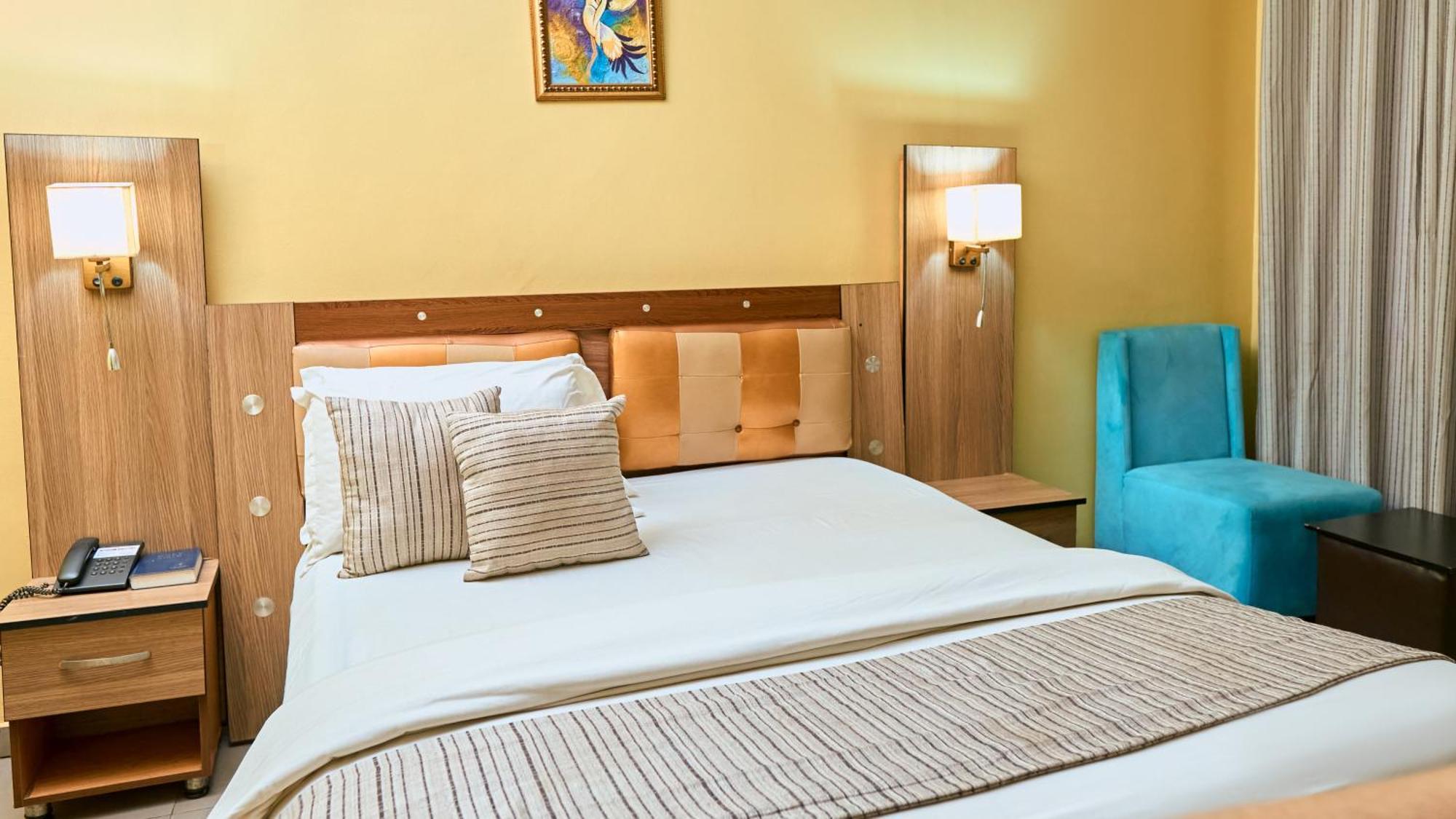 איקג'ה Crownedge Hotels מראה חיצוני תמונה