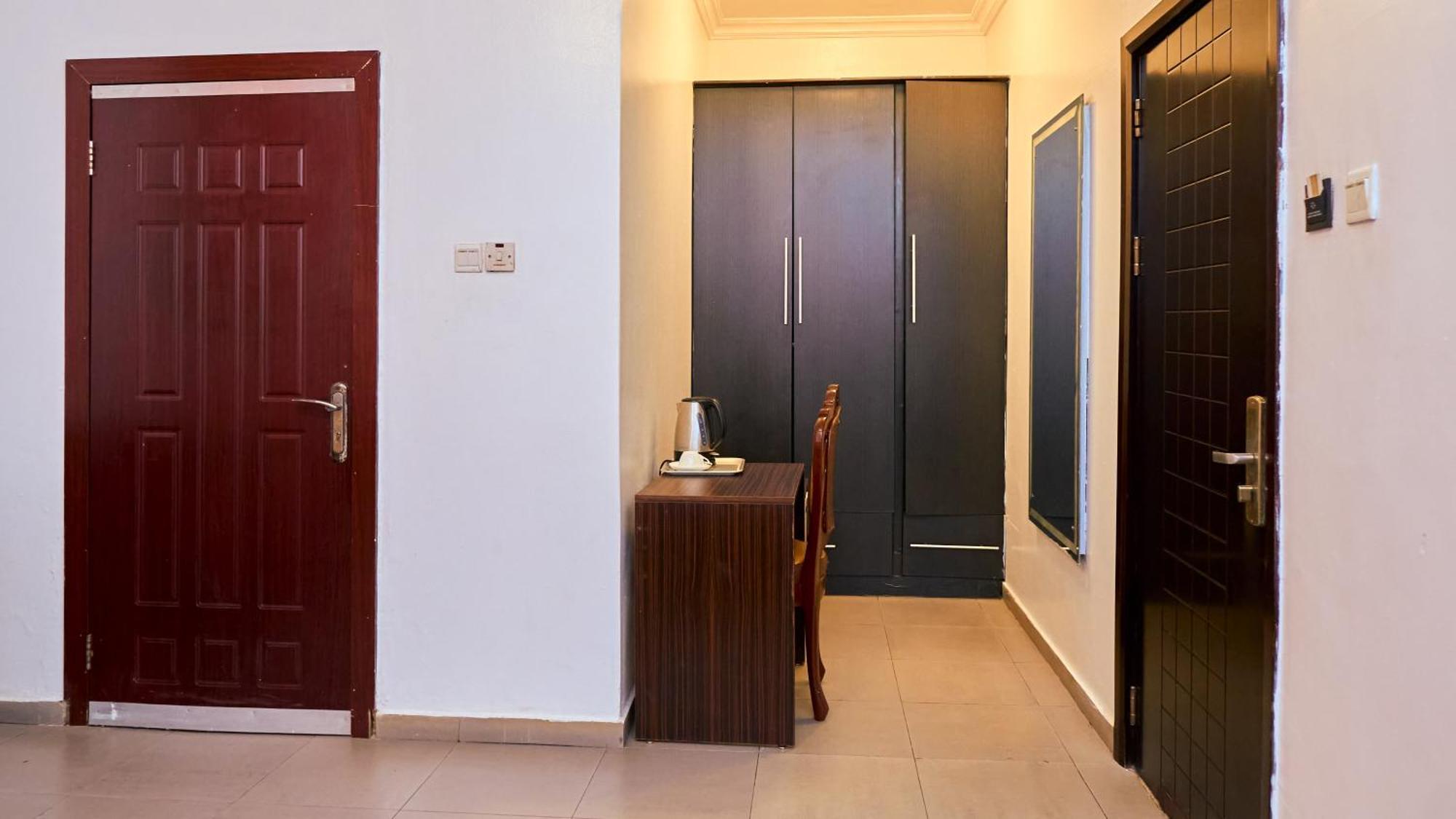 איקג'ה Crownedge Hotels מראה חיצוני תמונה