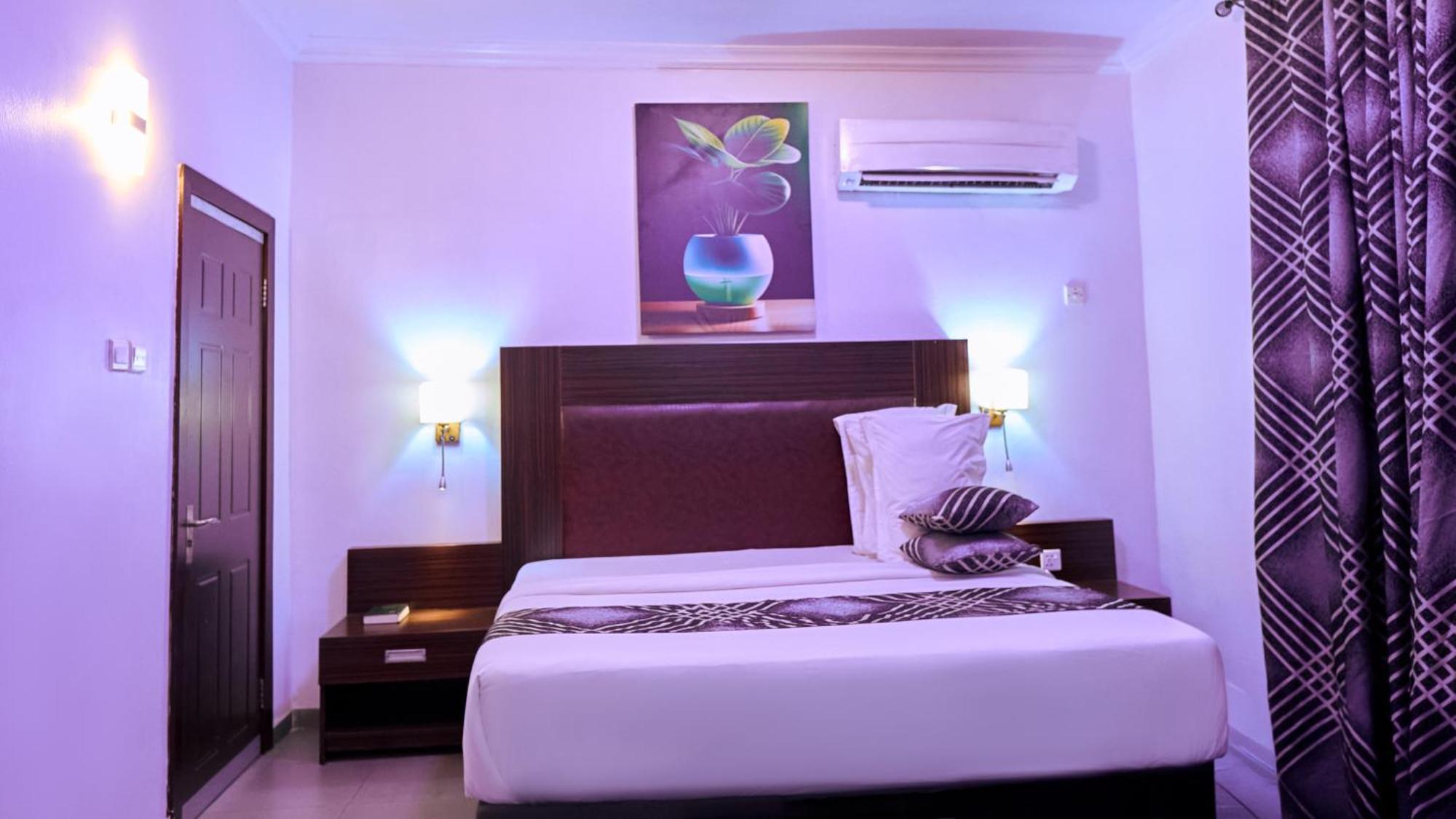 איקג'ה Crownedge Hotels מראה חיצוני תמונה