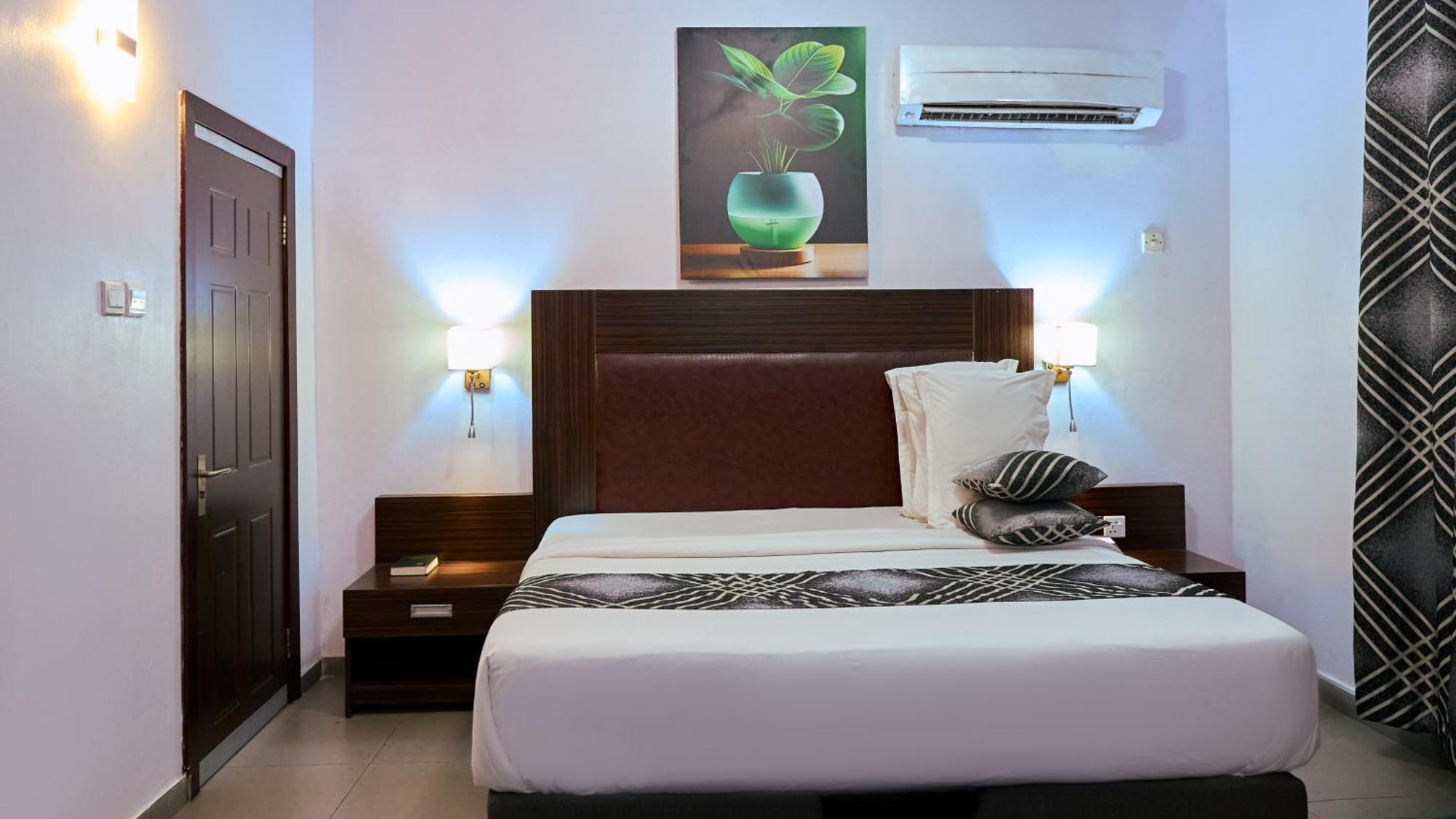 איקג'ה Crownedge Hotels מראה חיצוני תמונה